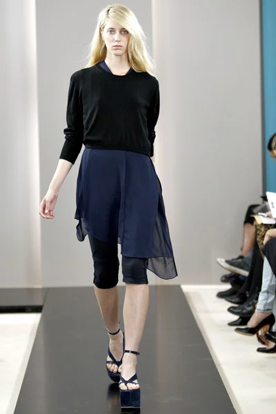 Look 12